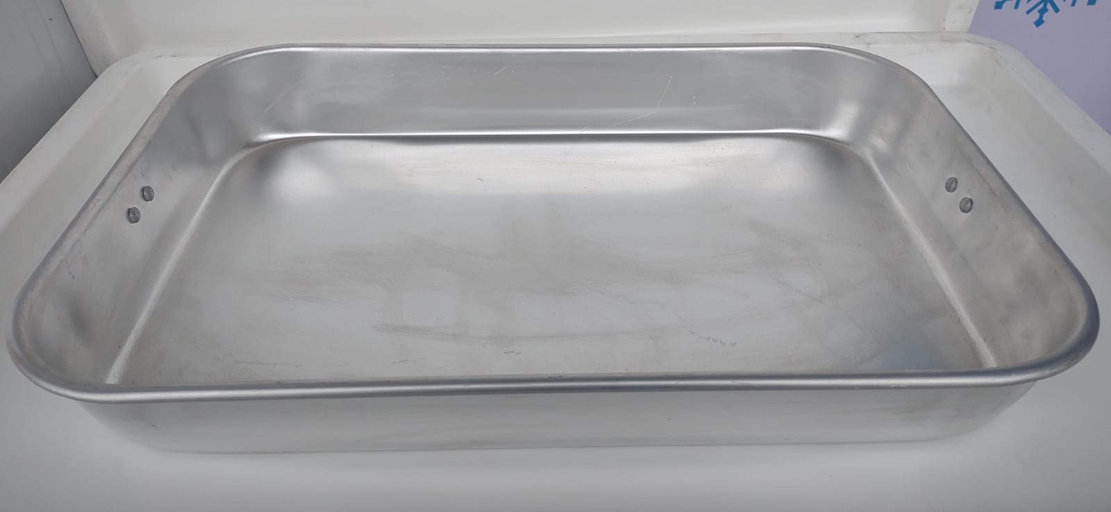 Charola Para Hornear Con Orejas, 12 X 18 X 2 1/4 Pulgadas, Aluminio